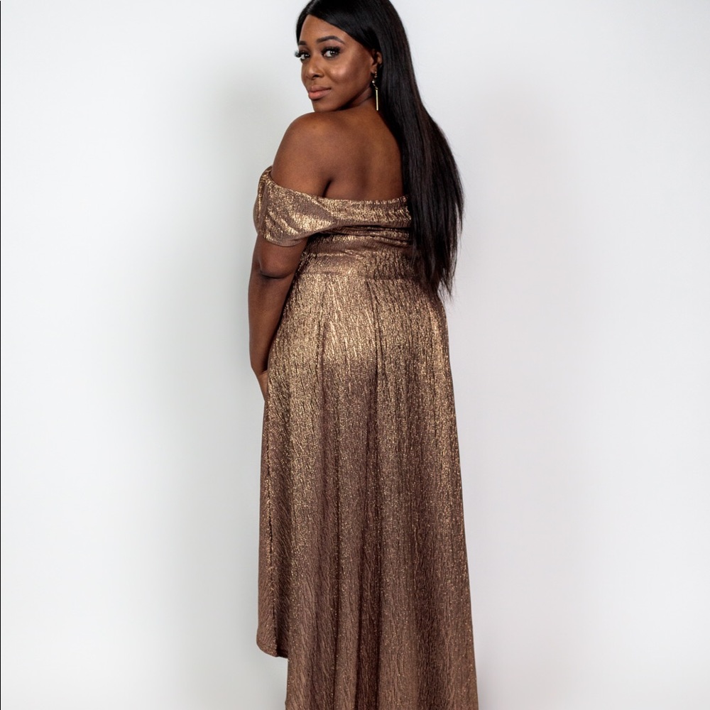 Plus Size ‘Bianca’ Metallic Bardot Dress - Picture 2 of 8